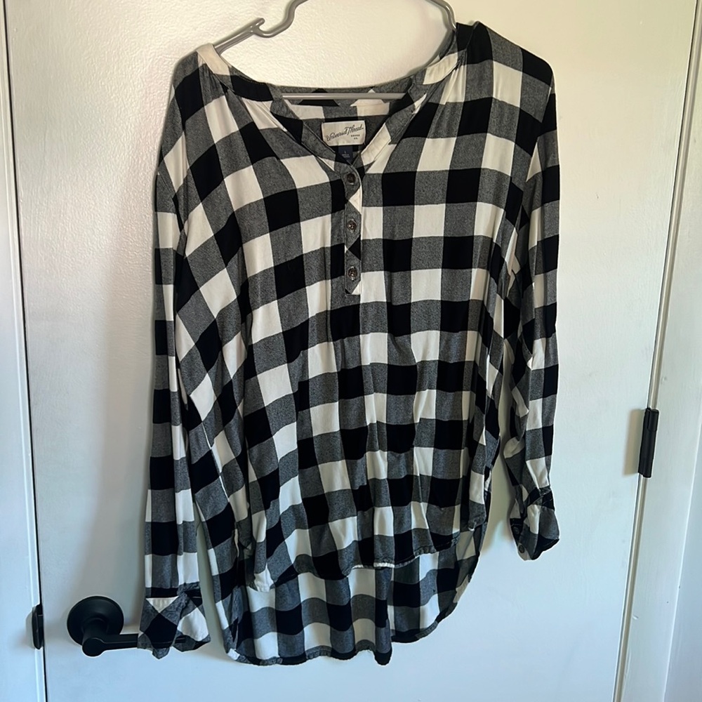 Universal Threads Plaid Top